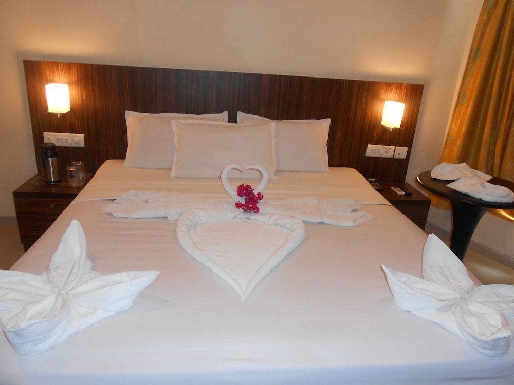Tirupporur Jade Beach Resort מראה חיצוני תמונה